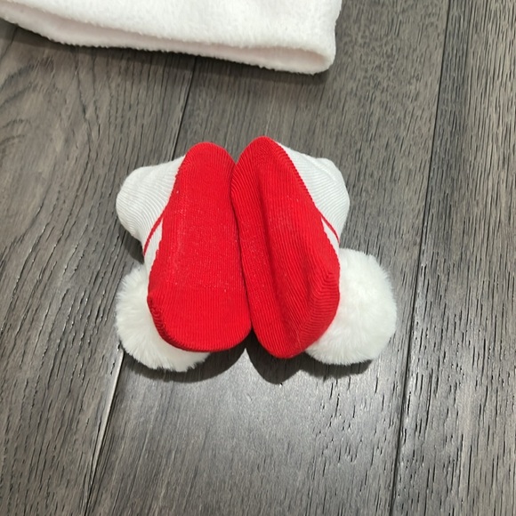 NWOT infant Santa hat with matching sock booties with pom-poms - Picture 4 of 8